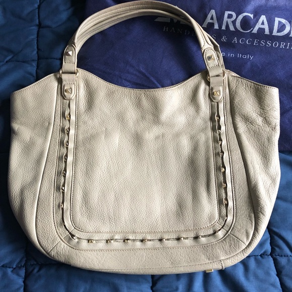 Vince Camuto Handbags - Large Vince Camuto Handbag - leather - beautiful
